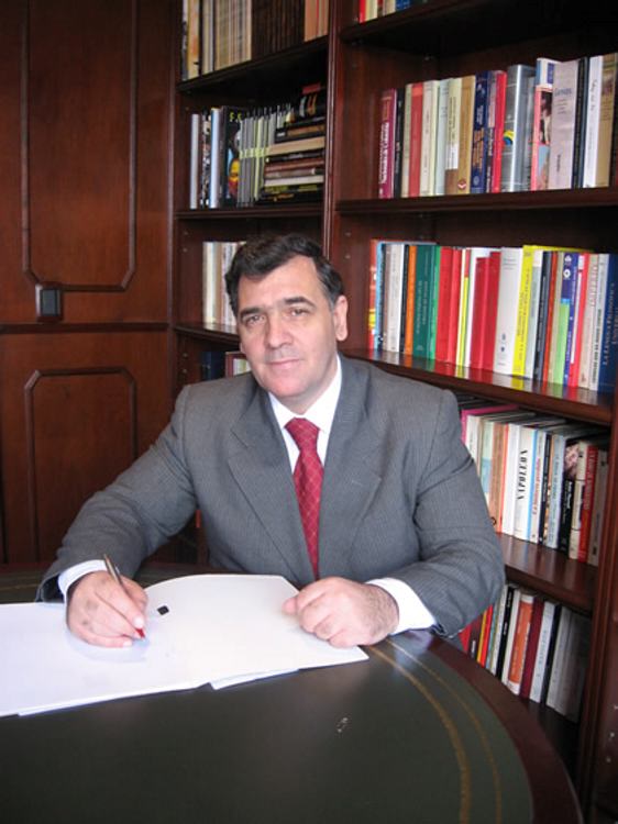 rostro José Gregorio Hernández Galindo, ex presidente de la Corte Constitucional