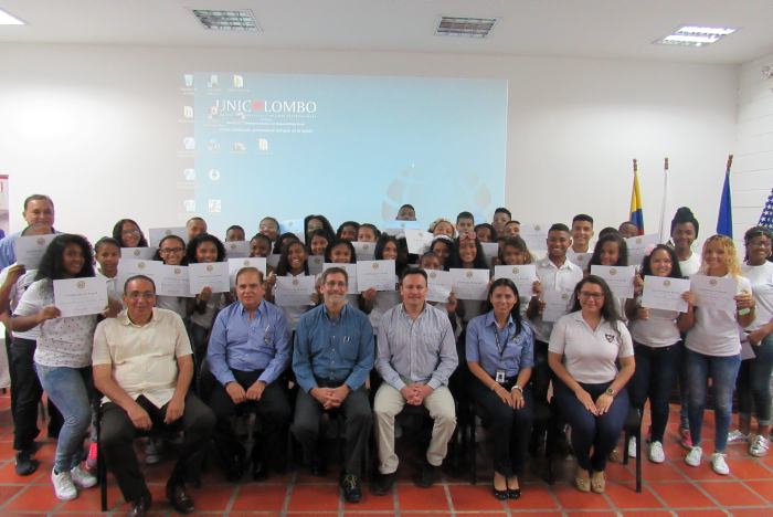 Los jóvenes del programa ACCESS recibieron la certificación oficial por pertenecer a este programa.